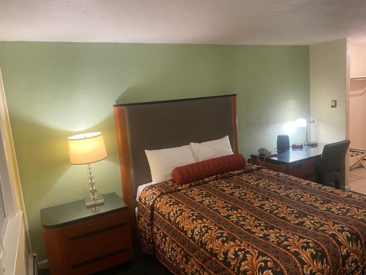 Sentinel Motel West Chester Kültér fotó